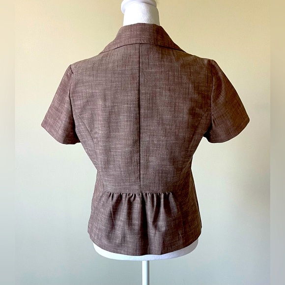 EUC Harve Benard Brown Shortsleeve Back Lined Blazer with Front Buttoned Pockets - Picture 2 of 5